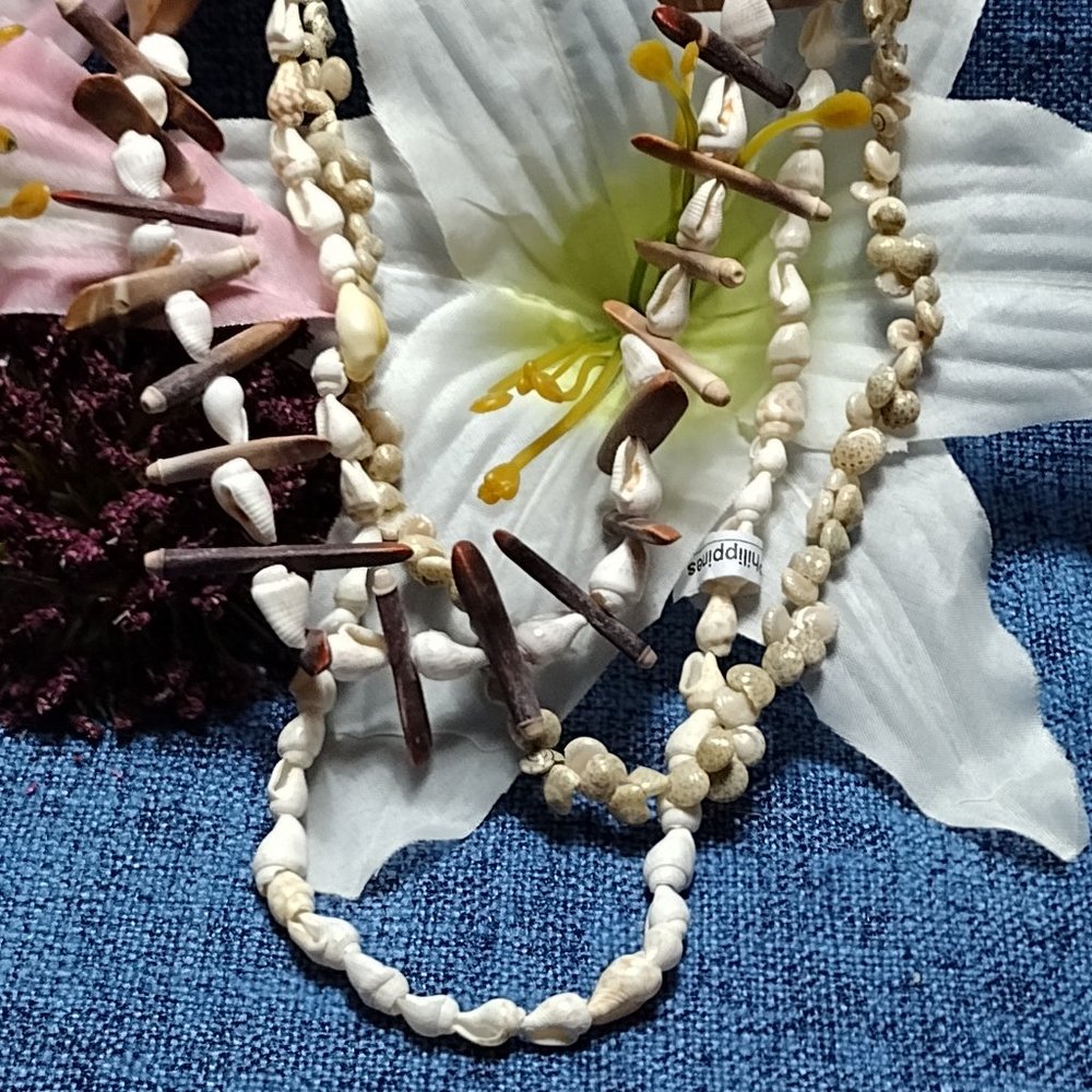 Set of 3 Shell Necklaces  8Z